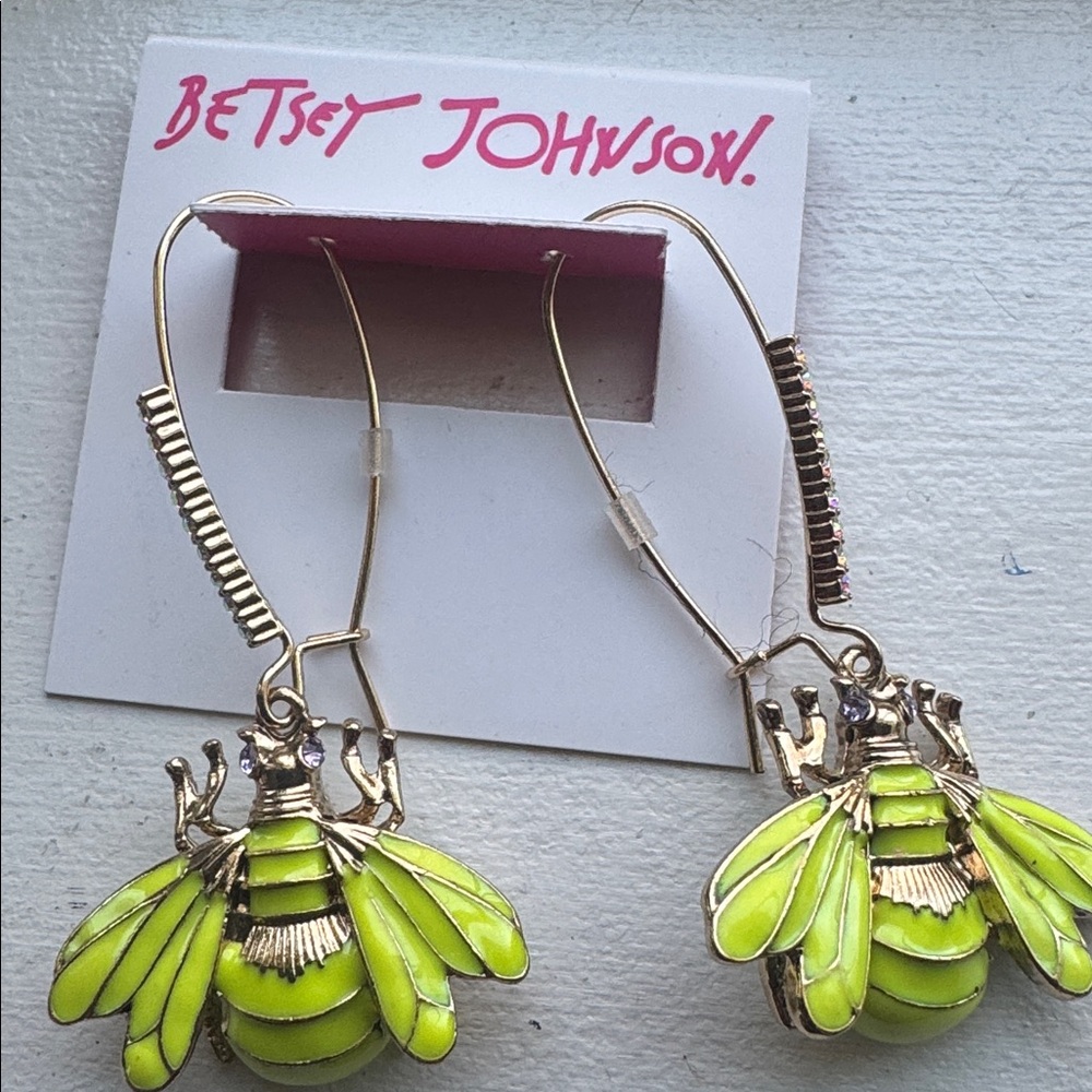 Betsey Johnson Pink and Gold Heart Earrings and green and gold bee earrings - Picture 3 of 5